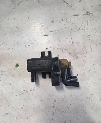 Mercedes-Benz GL X166 Turbo solenoid valve A0081535428