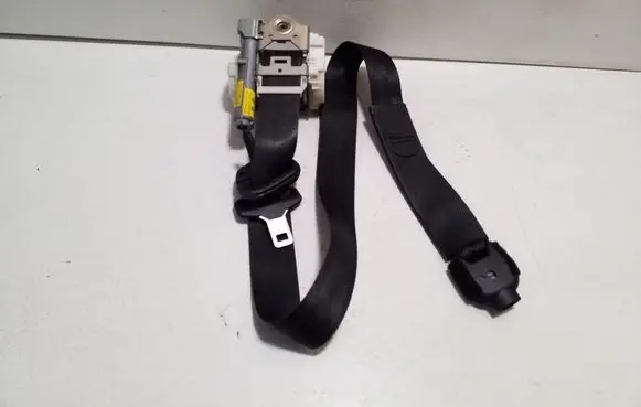 Fiat 500L Front seatbelt 07355997010