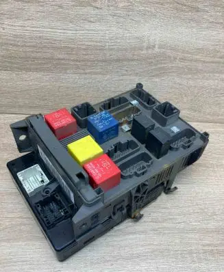 Renault Laguna II Fuse module 8200148810A 8200004201