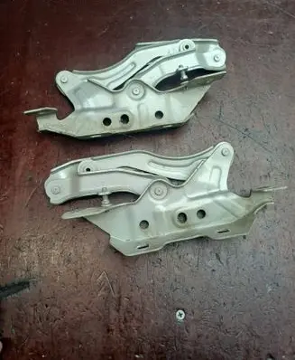 Mercedes-Benz A W169 Engine bonnet/hood hinges A1698800228 A1698800128