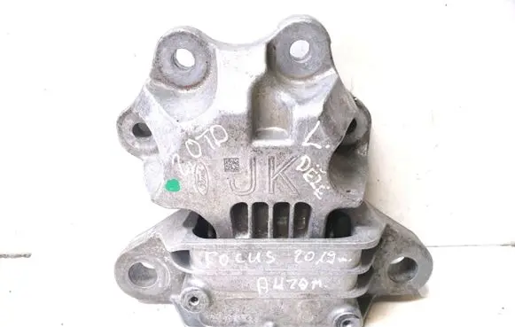 Ford Focus Engine mount bracket 26015326F92326F83