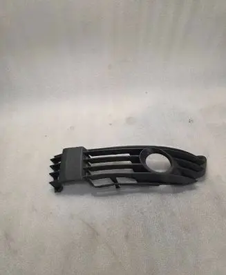 Volkswagen PASSAT B5.5 Front bumper lower grill 