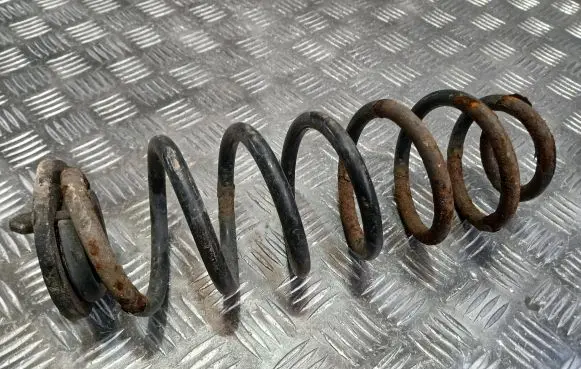 Volkswagen PASSAT CC Rear coil spring