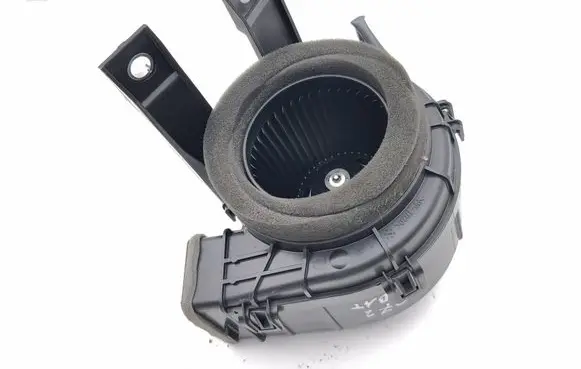 Toyota C-HR I Hybrid/electric vehicle battery fan G923047050