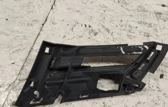 Skoda Octavia Mk3 (5E) Front bumper mounting bracket 5E0807723A