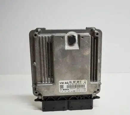 Volkswagen PASSAT B8 Engine control unit/module 04L907309R