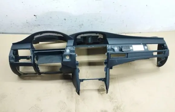 BMW 5 E60 E61 Dashboard