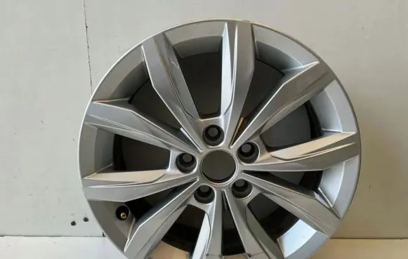 Volkswagen Polo VI R15 alloy rim 2G0601025