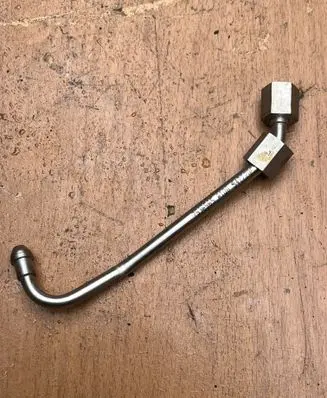 BMW 1 E82 E88 Fuel injector supply line/pipe 7536565 9472205
