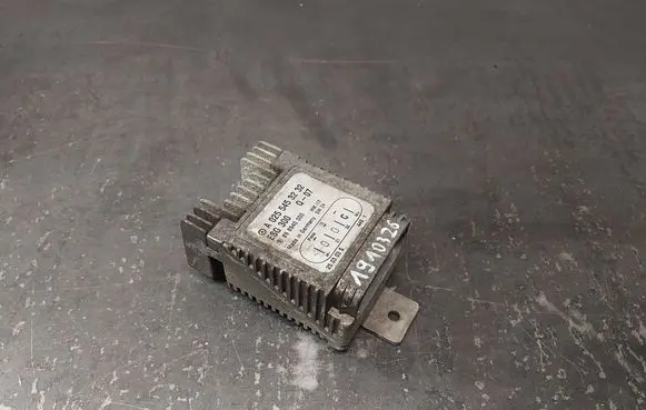 Mercedes-Benz A W168 Coolant fan relay A0255453232 898940000