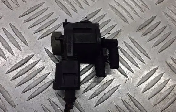 Audi A4 S4 B6 8E 8H Turbo solenoid valve 1J0906283C