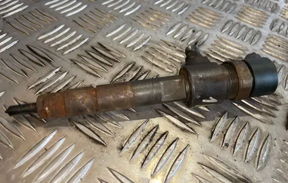 Opel Zafira B Fuel injector 0445110276
