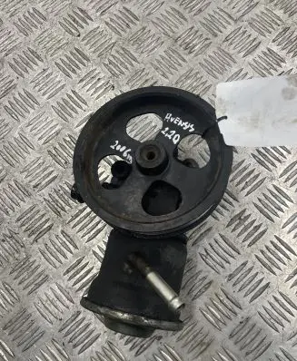 Toyota Avensis T250 Power steering pump
