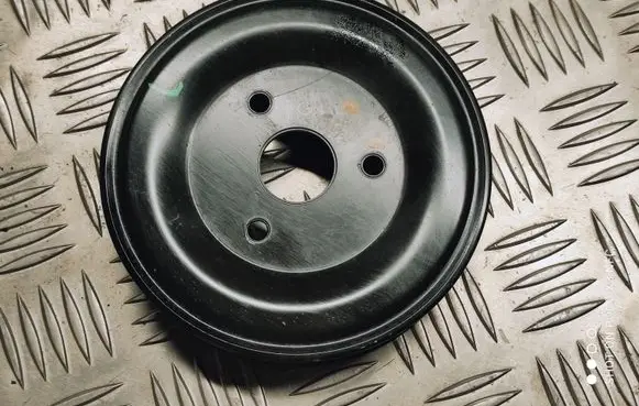 Jeep Cherokee Water pump pulley 