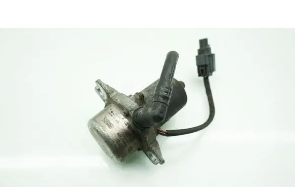 Volvo V50 Vacuum pump 08684342