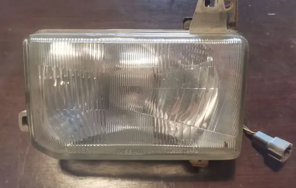Nissan Terrano Headlight/headlamp 1023600 02343R20 XR90L5