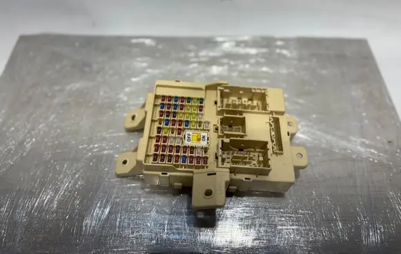 KIA Sportage Fuse module D96301904290482 91955