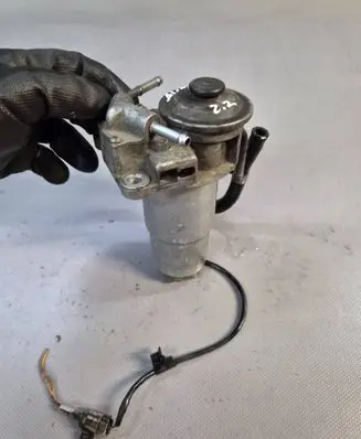 Toyota Avensis T250 Fuel filter bracket/mount holder