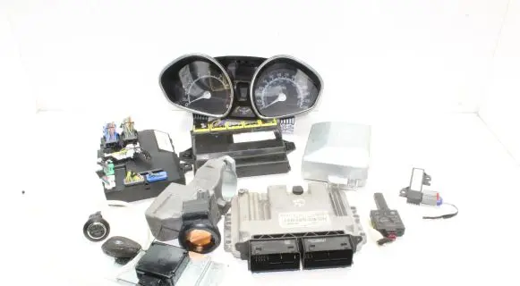 Ford Ecosport Engine ECU kit and lock set FN1512A650PA 0261S12358