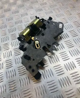 Chrysler Voyager Sliding door lock 