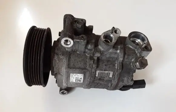 Volkswagen Golf VII Air conditioning (A/C) compressor (pump) 5Q0820803