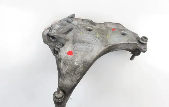 Volkswagen PASSAT B6 Engine mounting bracket 03L199207