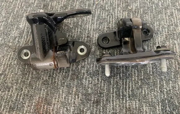 Mercedes-Benz CLA C117 X117 W117 Front door hinge set A046572 3505LL23