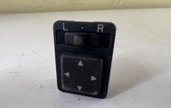 Toyota Avensis T220 Wing mirror switch 8487005020 89803221000