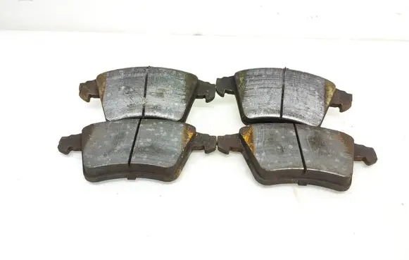 Volkswagen Transporter - Caravelle T5 Brake pads (front) 
