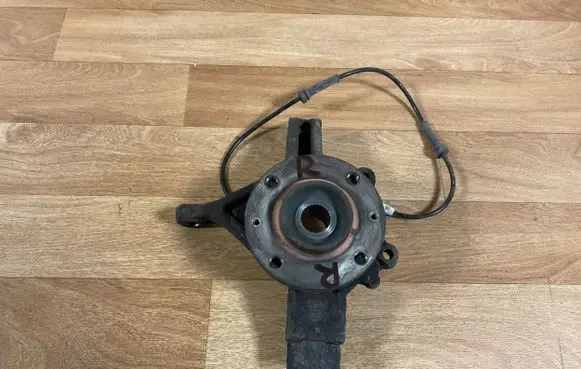 Citroen C4 I Front wheel hub 