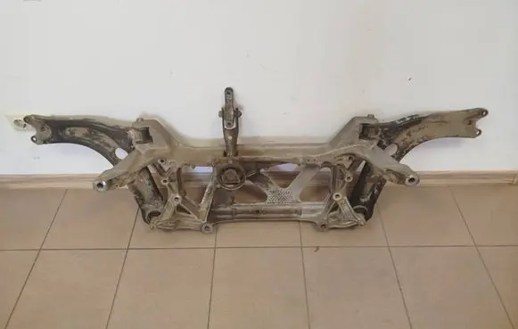 Volkswagen PASSAT B8 Front subframe 3Q0199369E