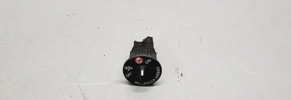 Passenger airbag on/off switch
