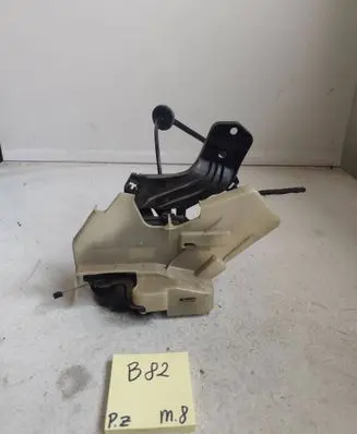 Volkswagen Polo IV 9N3 Rear door lock 384728