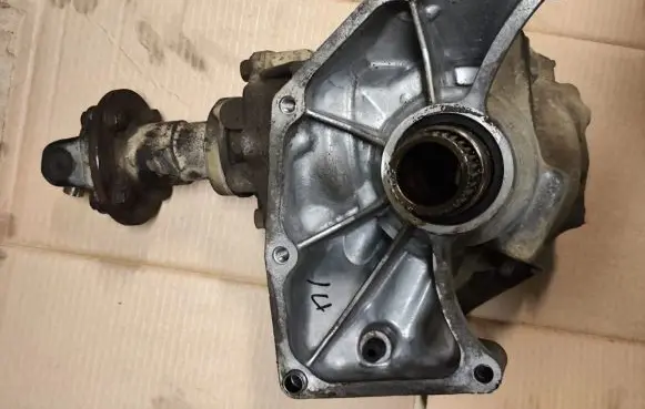 Nissan X-Trail T30 Gearbox transfer box case XUK