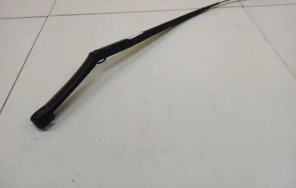 Hyundai ix35 Front wiper blade arm 