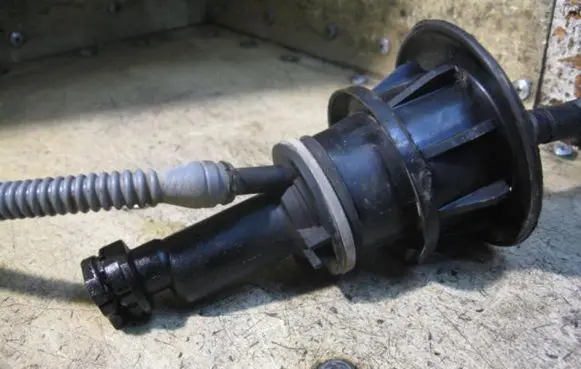 Citroen C3 Clutch master cylinder 96367263801