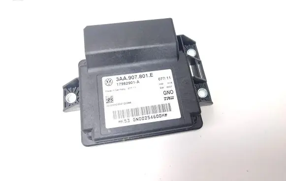 Volkswagen PASSAT B7 Hand brake control module 3AA907801E