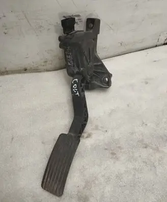 Mitsubishi Colt Accelerator throttle pedal A4543000104 6PV00886602 MR955216