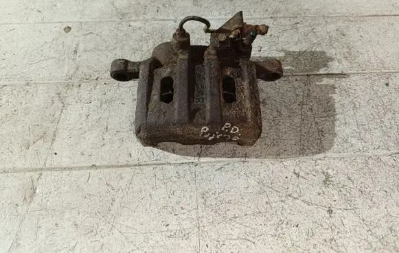 Mitsubishi Pajero Front brake caliper