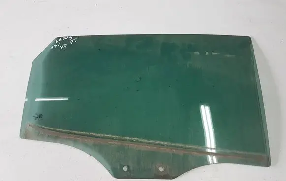 Seat Leon (5F) Rear door window glass