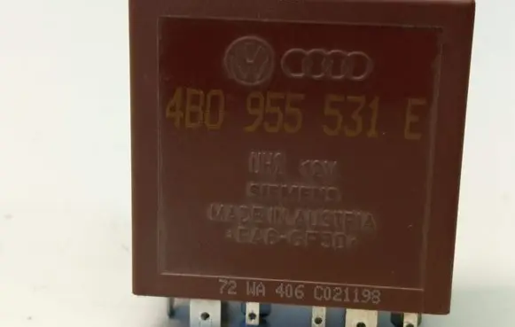 Audi A6 S6 C5 4B Window wiper relay 4B0955531E