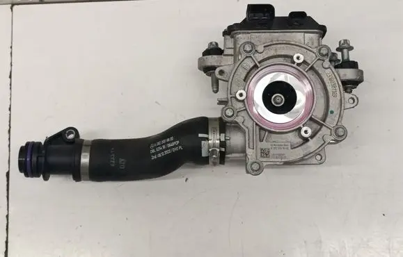 Mercedes-Benz GLB x247 Water pump A2822009600 A2822009700