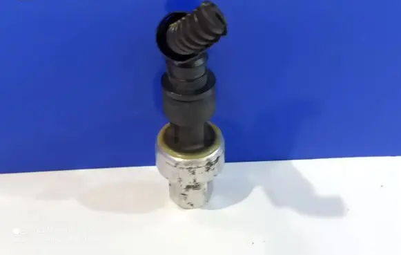 Saab 9-3 Ver1 Air conditioning (A/C) pressure sensor 9131721 09131721