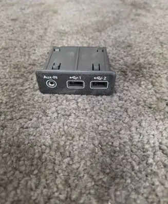 Renault Talisman USB socket connector 280231941R