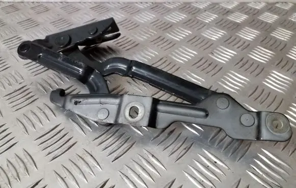 Audi A4 S4 B5 8D Tailgate/trunk/boot hinge 3B5827301