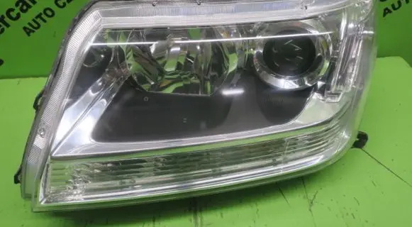 Suzuki Grand Vitara II Headlight/headlamp