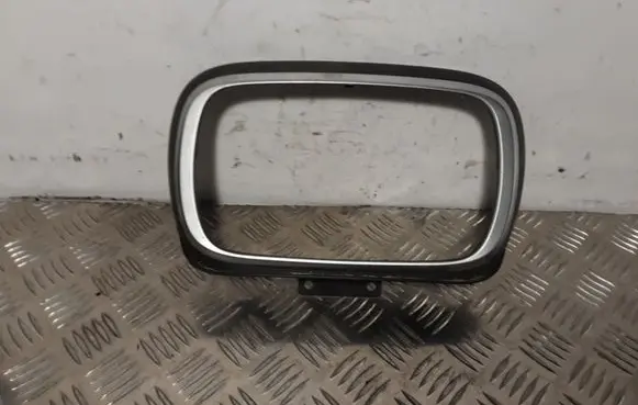 Fiat 500X Radio/GPS head unit trim 