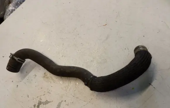 Dacia Sandero III Engine coolant pipe/hose 215010588R