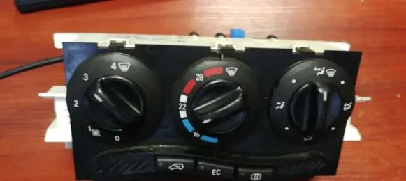 Mercedes-Benz A W168 Climate control unit 1688300485