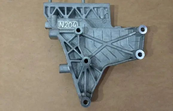 Hyundai Kona I Engine mount bracket